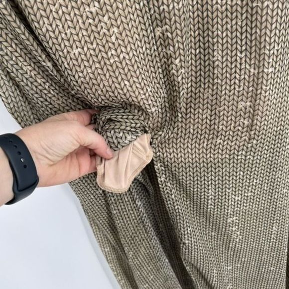 NWT ASTR Women's Chevron Print V Cut Out Back Maxi Dress Tan Large Boho Bohemian - Picture 8 of 16